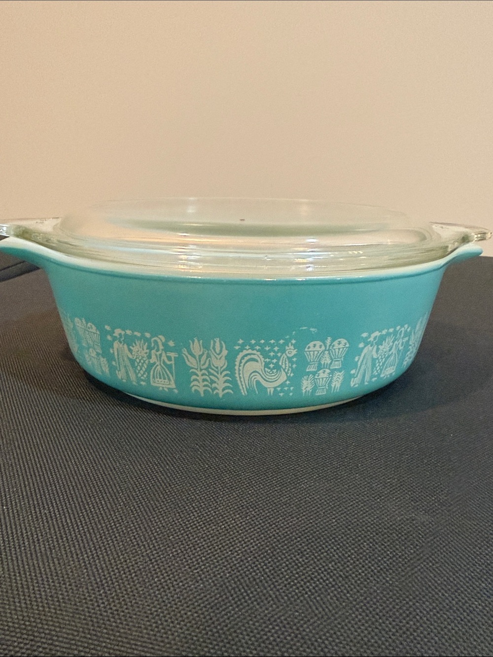 Pyrex Turquoise Amish Butterprint Dish with Clear Lid